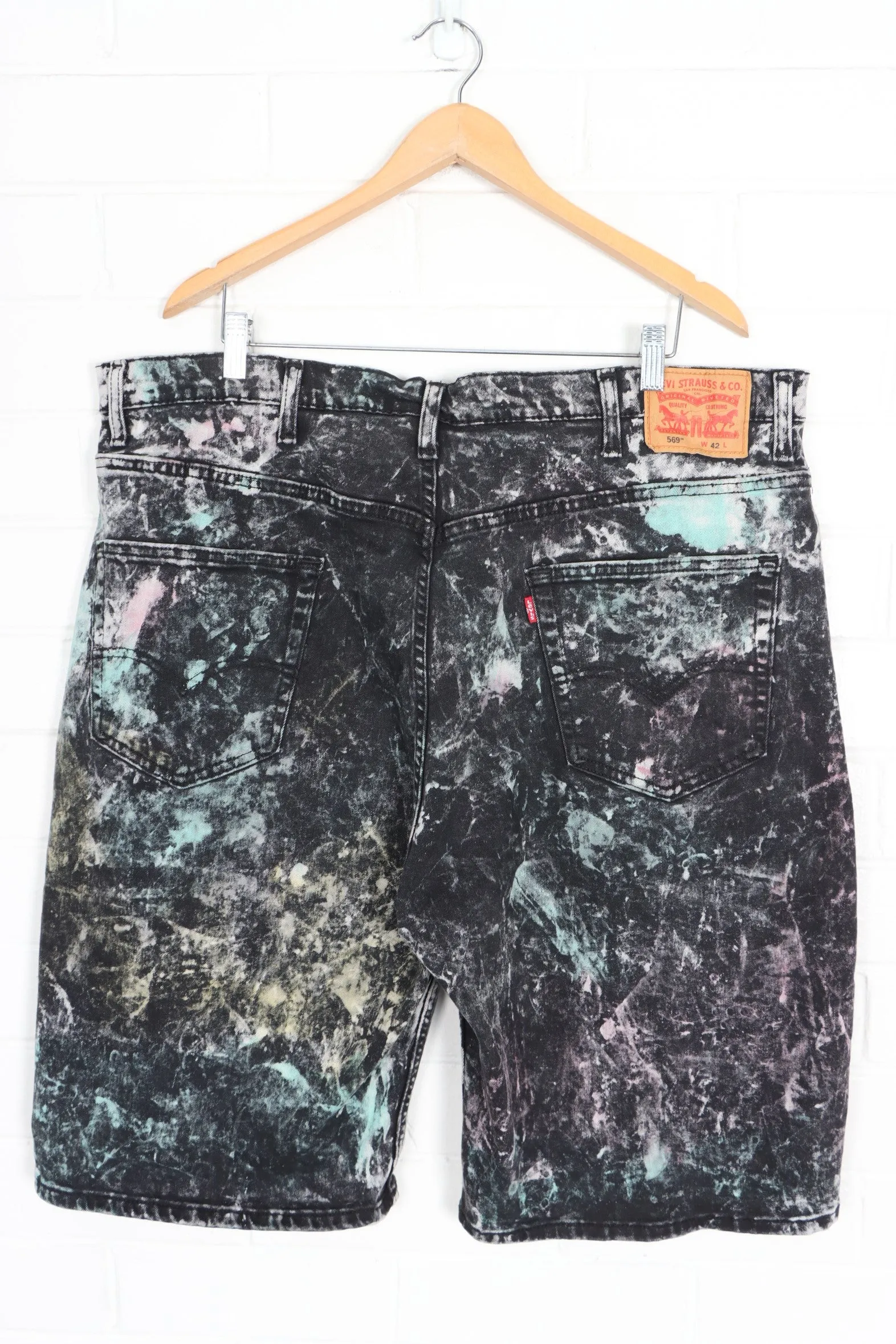 Levi's black denim jorts shorts, loose straight fit, with paint splatter design - size 42.