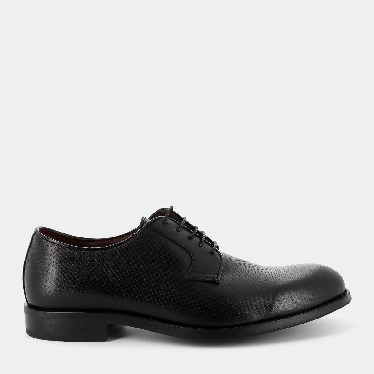 MN-E24U-03 Black lace-up shoes