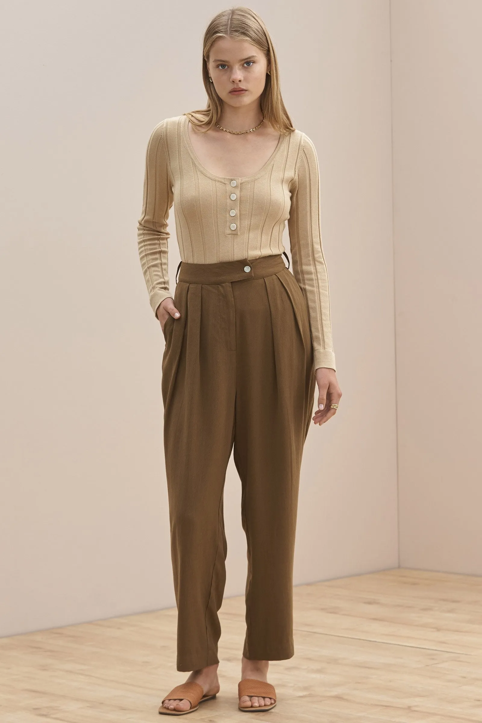 Sancia Ynez Pants Antique Olive