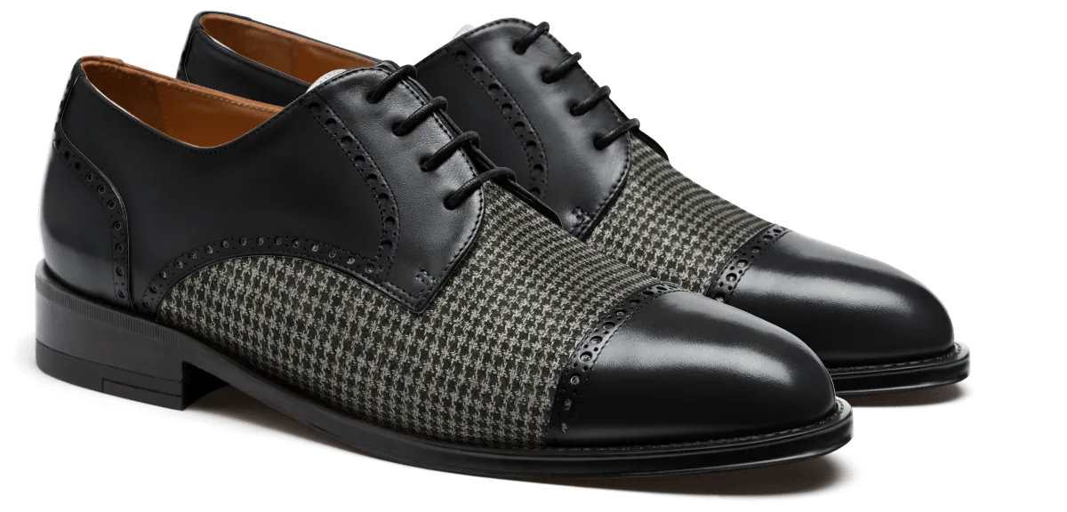  Zapatos Brogue en tweed y piel gris, negro y blanco