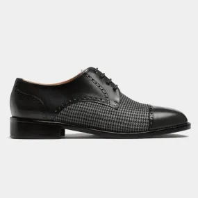  Zapatos Brogue en tweed y piel gris, negro y blanco